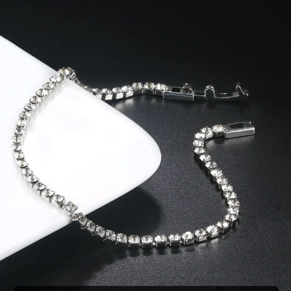 🌟 Stainless Steel Diamond Tennis Bracelet - Picture 6 of 7
